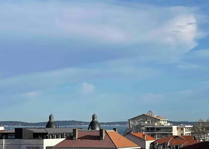 T2 Vue Mer-hypercentre-plage-parc Mauresque-tout A Pied-calme *